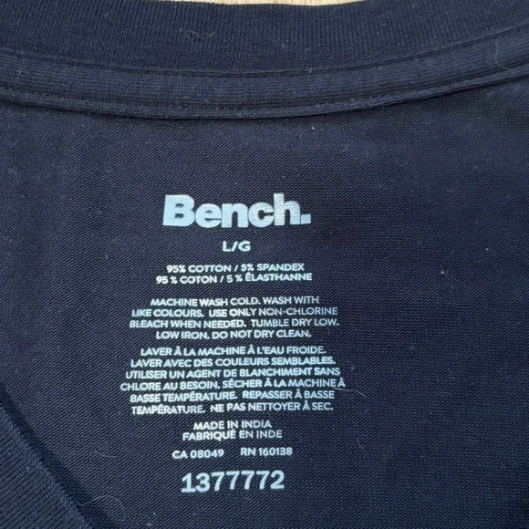 Bench | Classic Fit  4-Way Stretch Tagless V-Neck T-Shirt - Picture 4 of 5